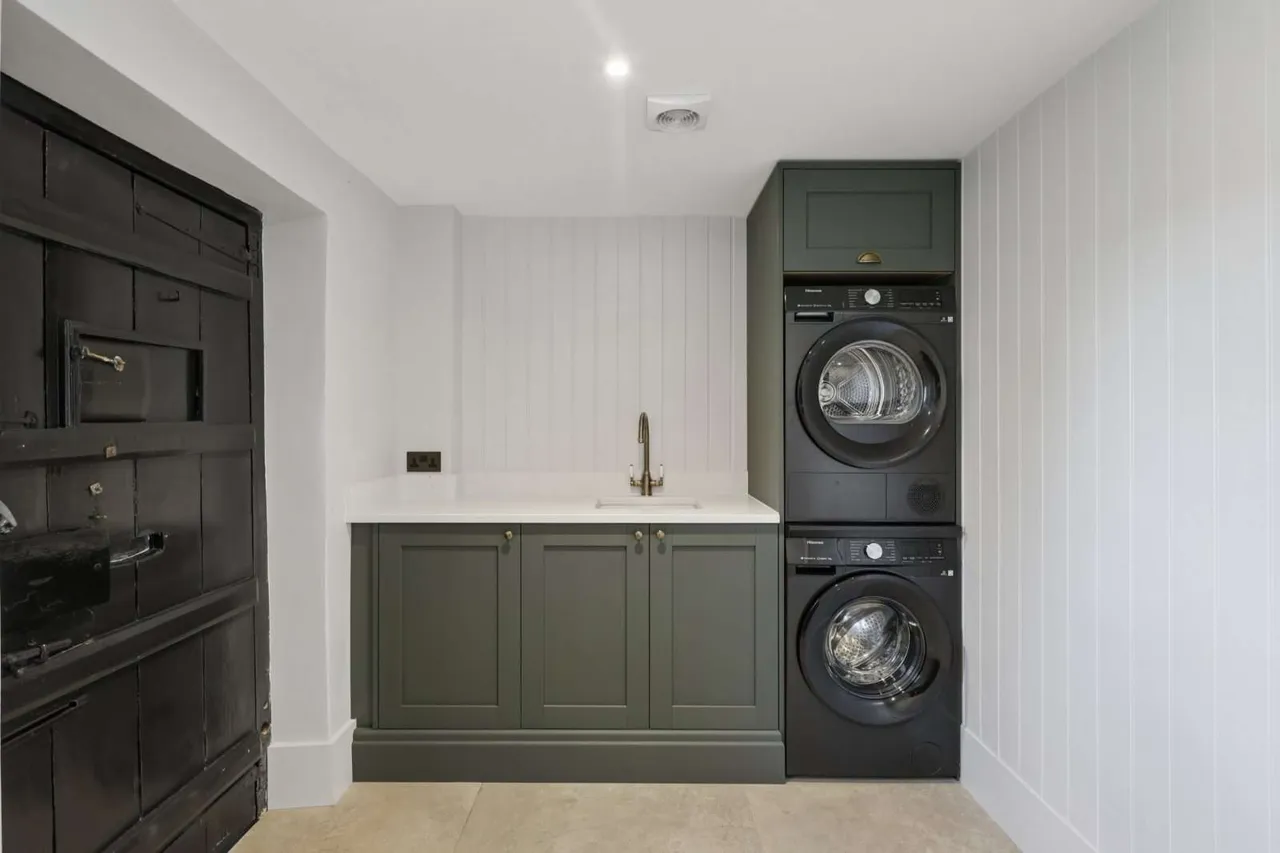 Mill Road, Cobham, KT11, photo 3