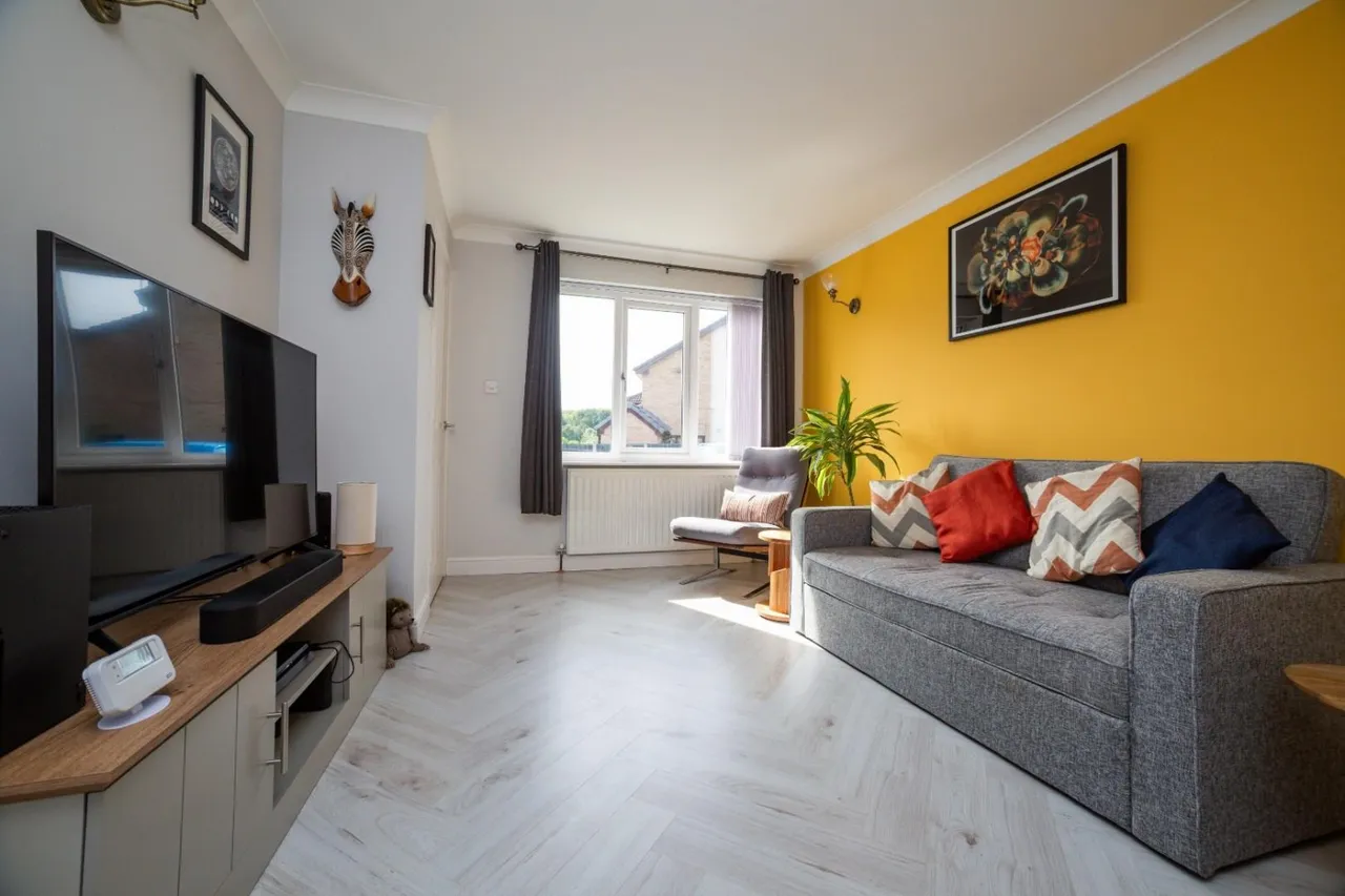 Thorpefield Drive, Thorpe Hesley, S61, photo 8