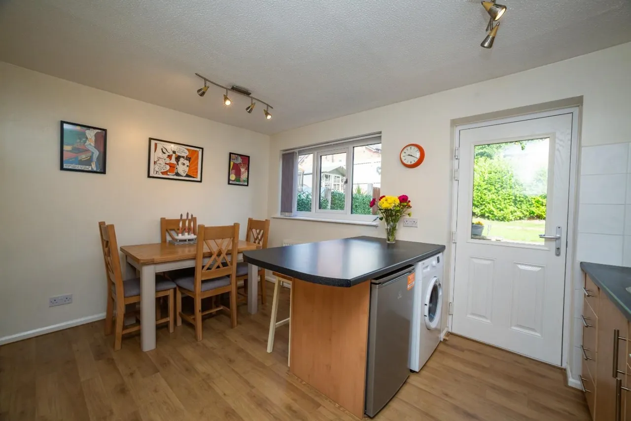 Thorpefield Drive, Thorpe Hesley, S61, photo 5