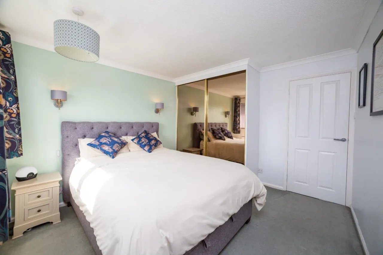 Thorpefield Drive, Thorpe Hesley, S61, photo 12