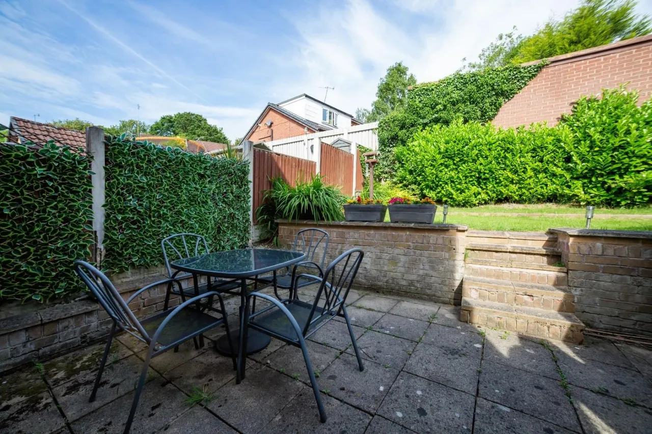 Thorpefield Drive, Thorpe Hesley, S61, photo 20