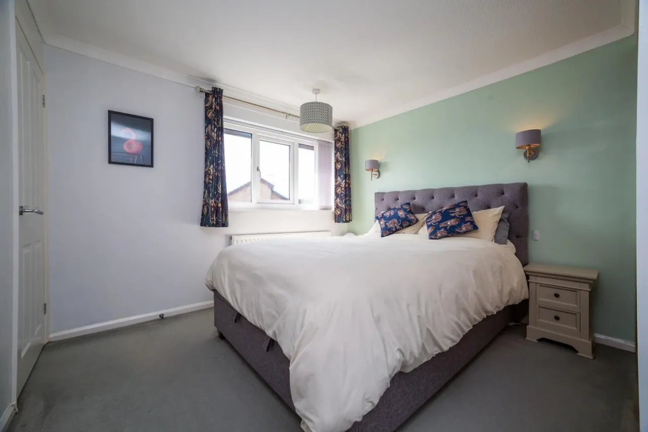 Thorpefield Drive, Thorpe Hesley, S61, photo 13