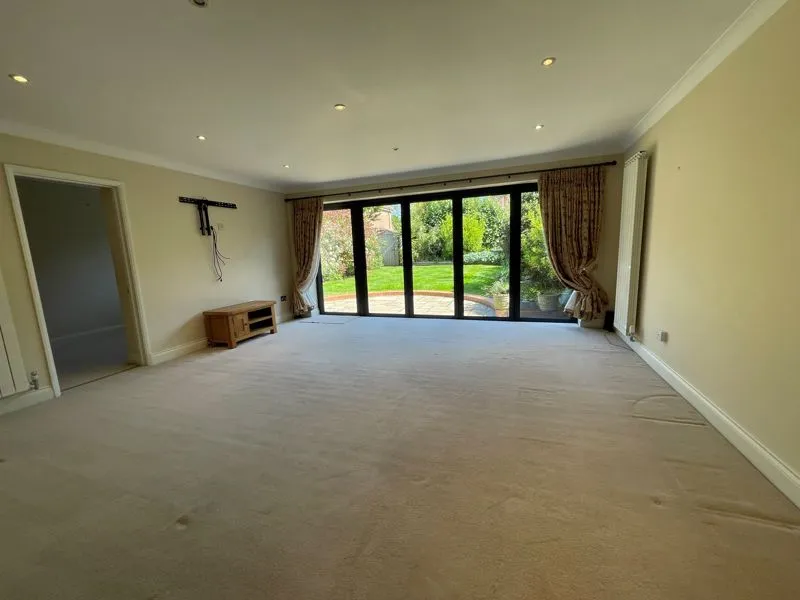Cressington Place Bourne End, Bucks SL8 5SN, photo 5