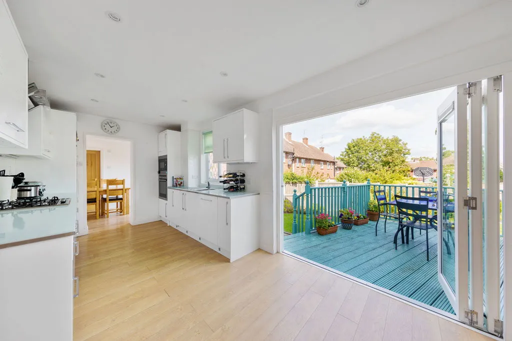 3 bed house for sale, Hampton Mead, Loughton, IG10