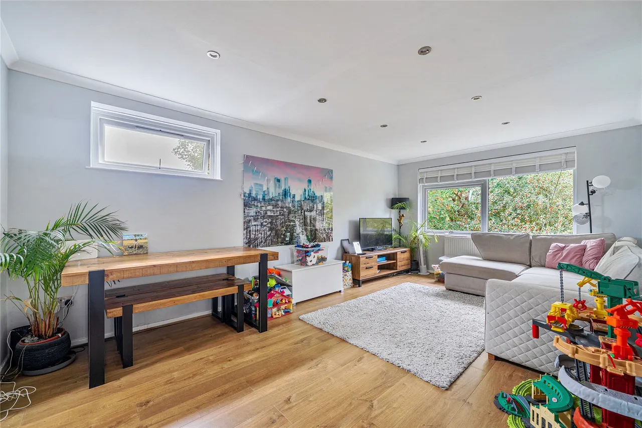 2 bed flat for sale, Upper Park Road, Bromley, BR1