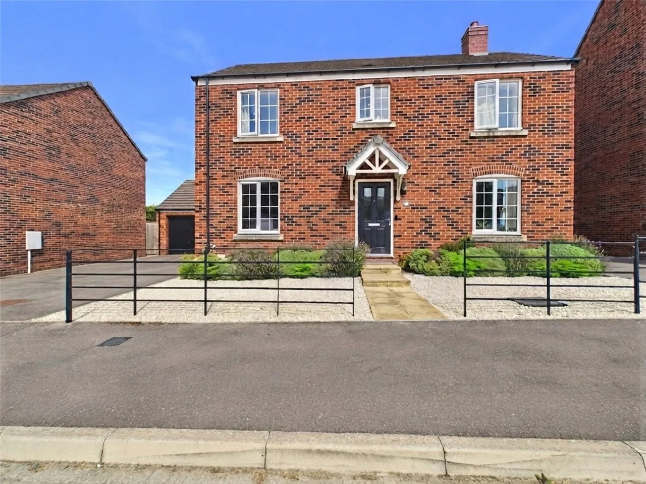 4 bed house for sale, Woodgreen Square, Chinnor, OX39