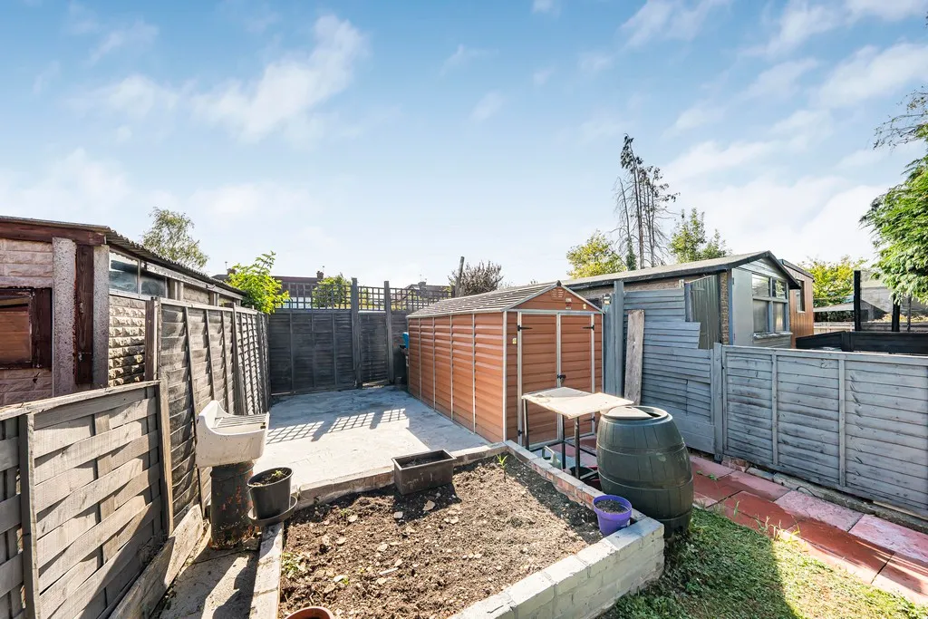 Denecroft Crescent, Hillingdon, UB10, photo 32