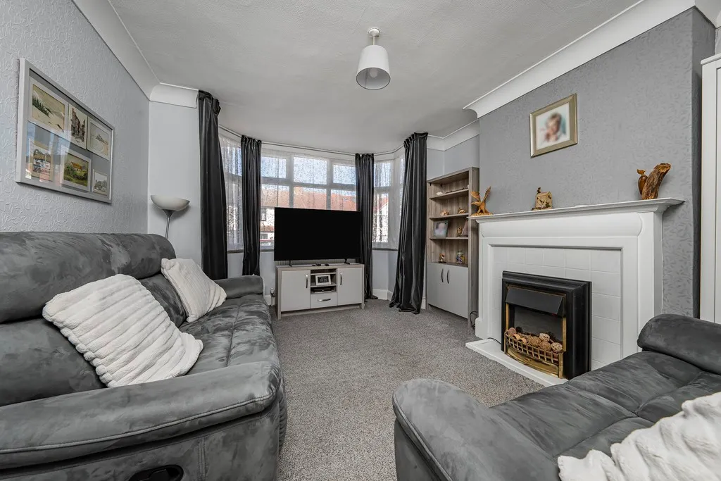 Denecroft Crescent, Hillingdon, UB10, photo 4