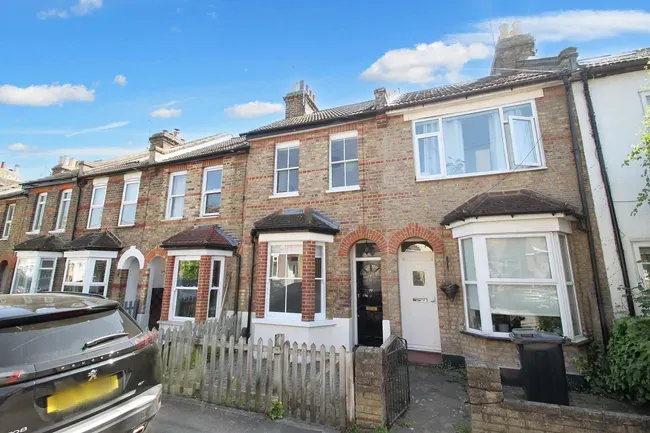 2 bed house for sale — West Grove, Woodford Green, IG8