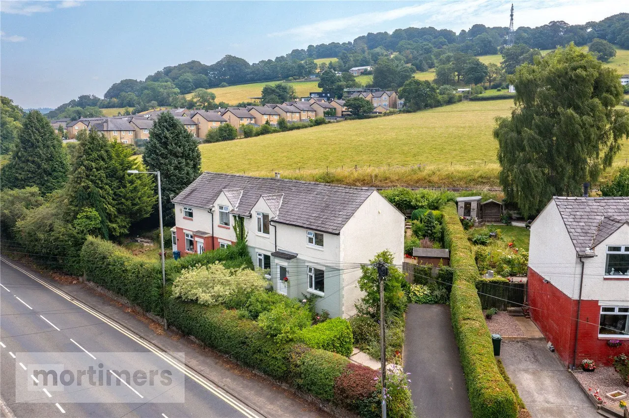 3 bed house for sale, Calder Place, Billington, BB7