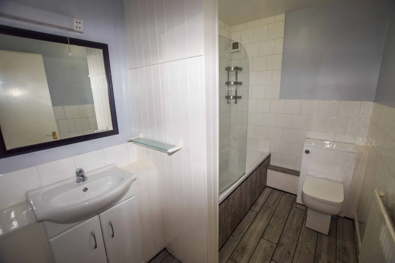 Barrington Road, Altrincham, WA14, photo 4