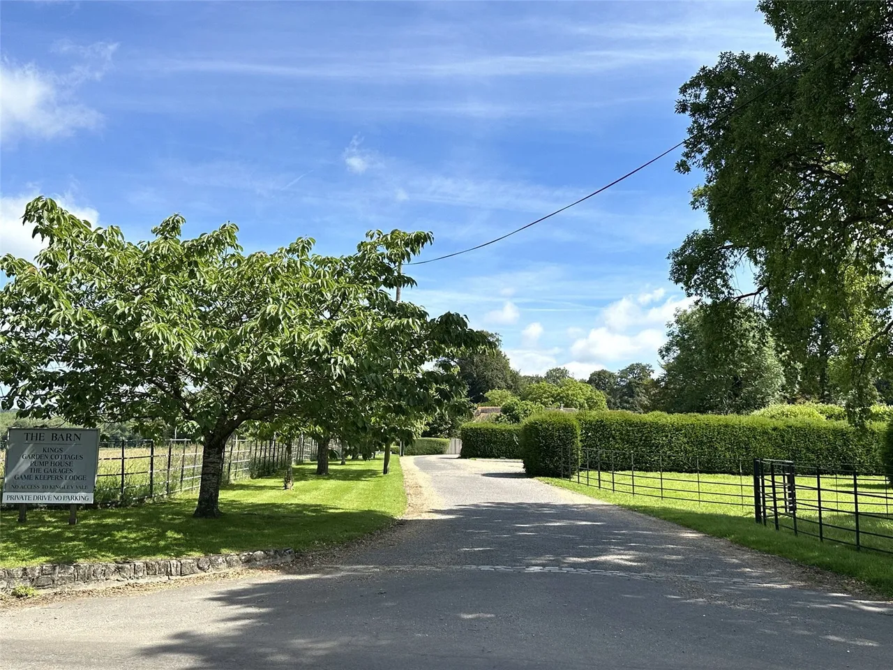 3 bed property for sale, Downs Road, West Stoke, PO18