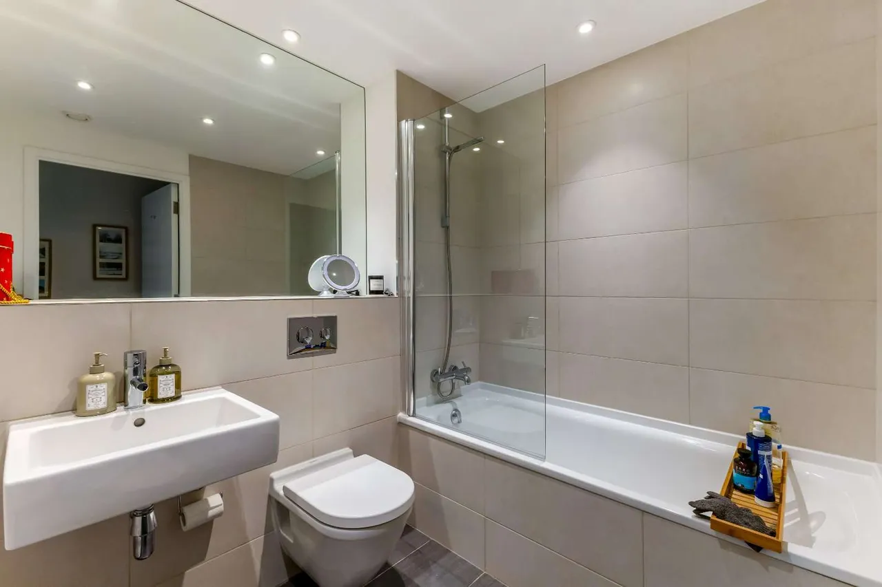 Piccadilly Place, Manchester, Greater Manchester, M1 3BP, photo 9