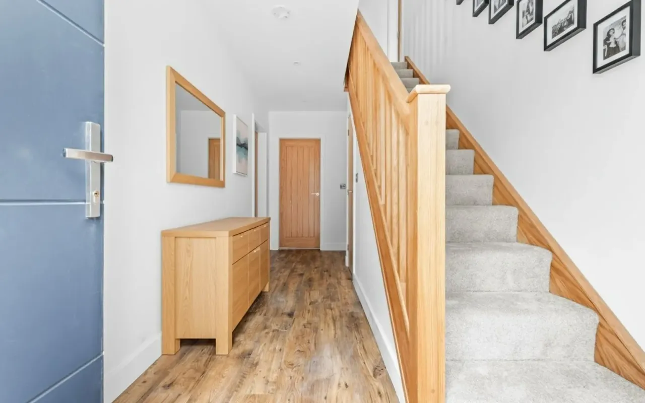 Sheffield Road, Oxspring, photo 13
