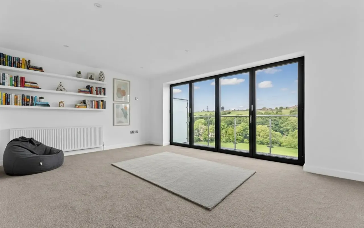 Sheffield Road, Oxspring, photo 4