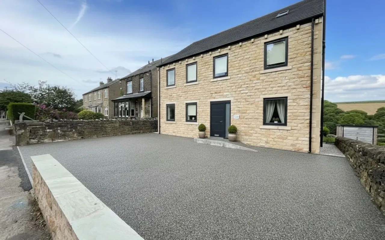 Sheffield Road, Oxspring, photo 11