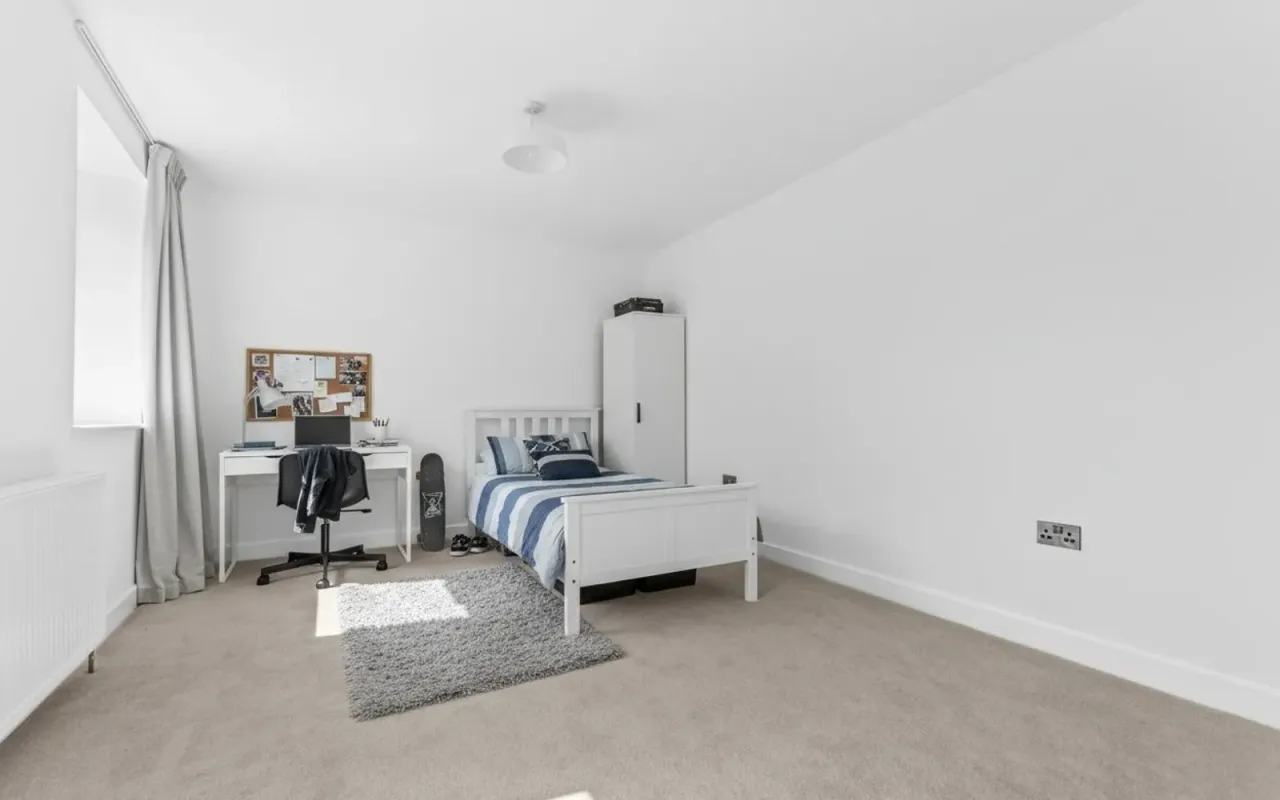 Sheffield Road, Oxspring, photo 30