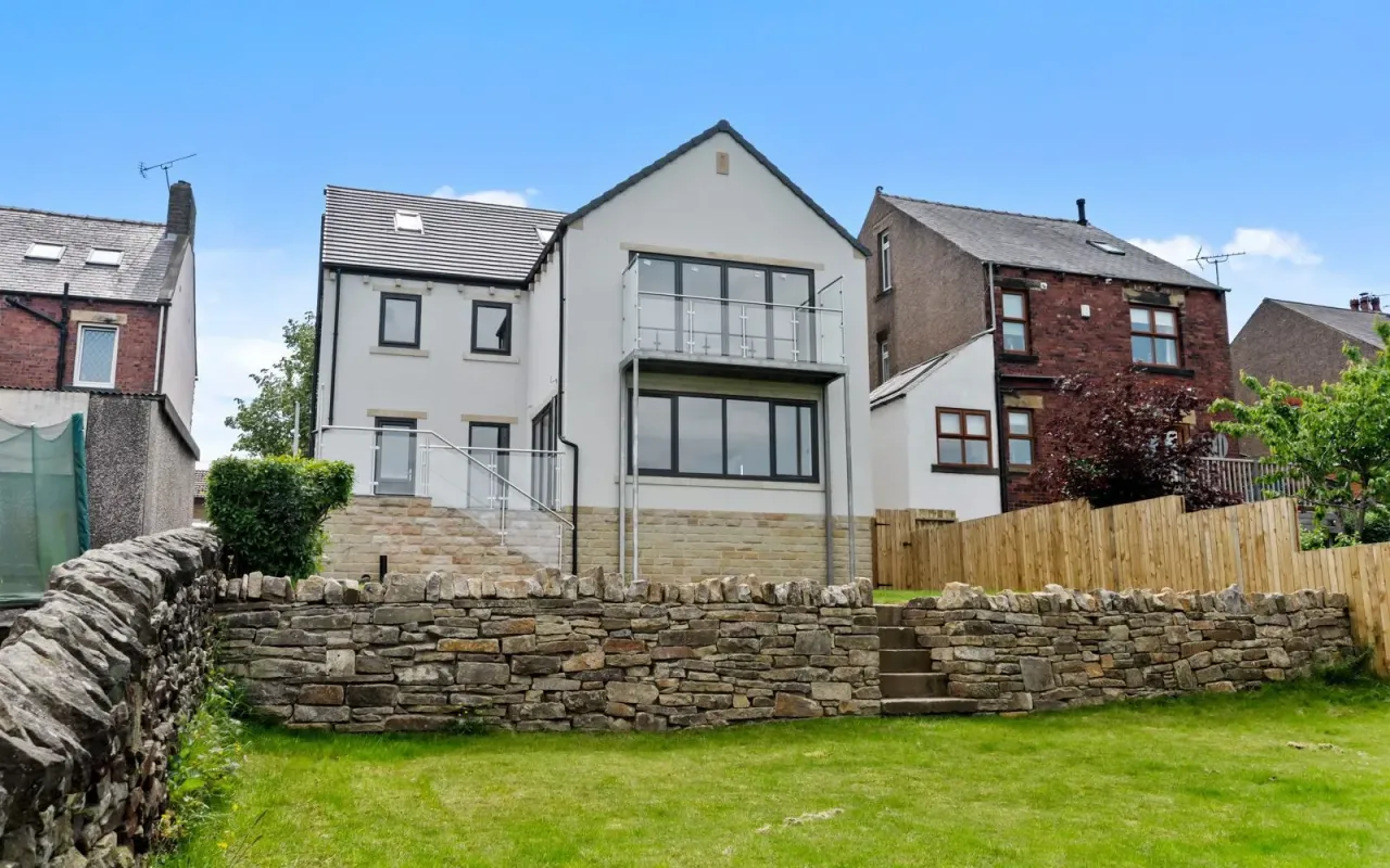 5 bed house for sale — Sheffield Road, Oxspring