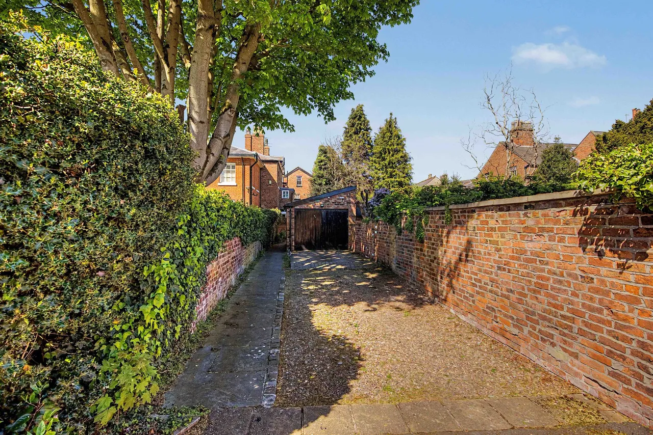 Bowdon, Altrincham, photo 16