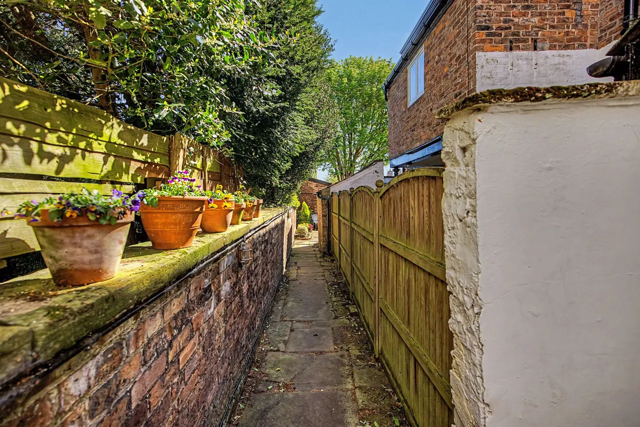 Bowdon, Altrincham, photo 14