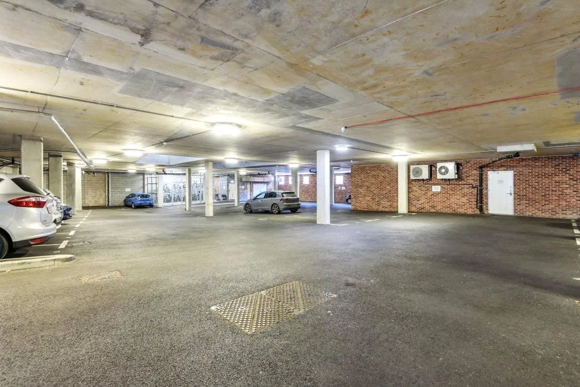 Saxons Court, Wokingham, Berkshire, RG40 1XH, photo 19