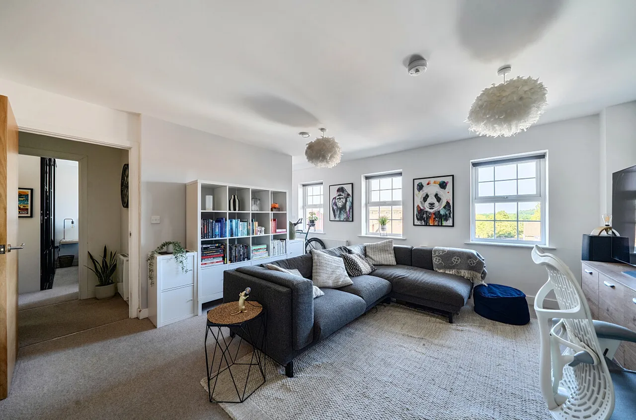 Saxons Court, Wokingham, Berkshire, RG40 1XH, photo 3
