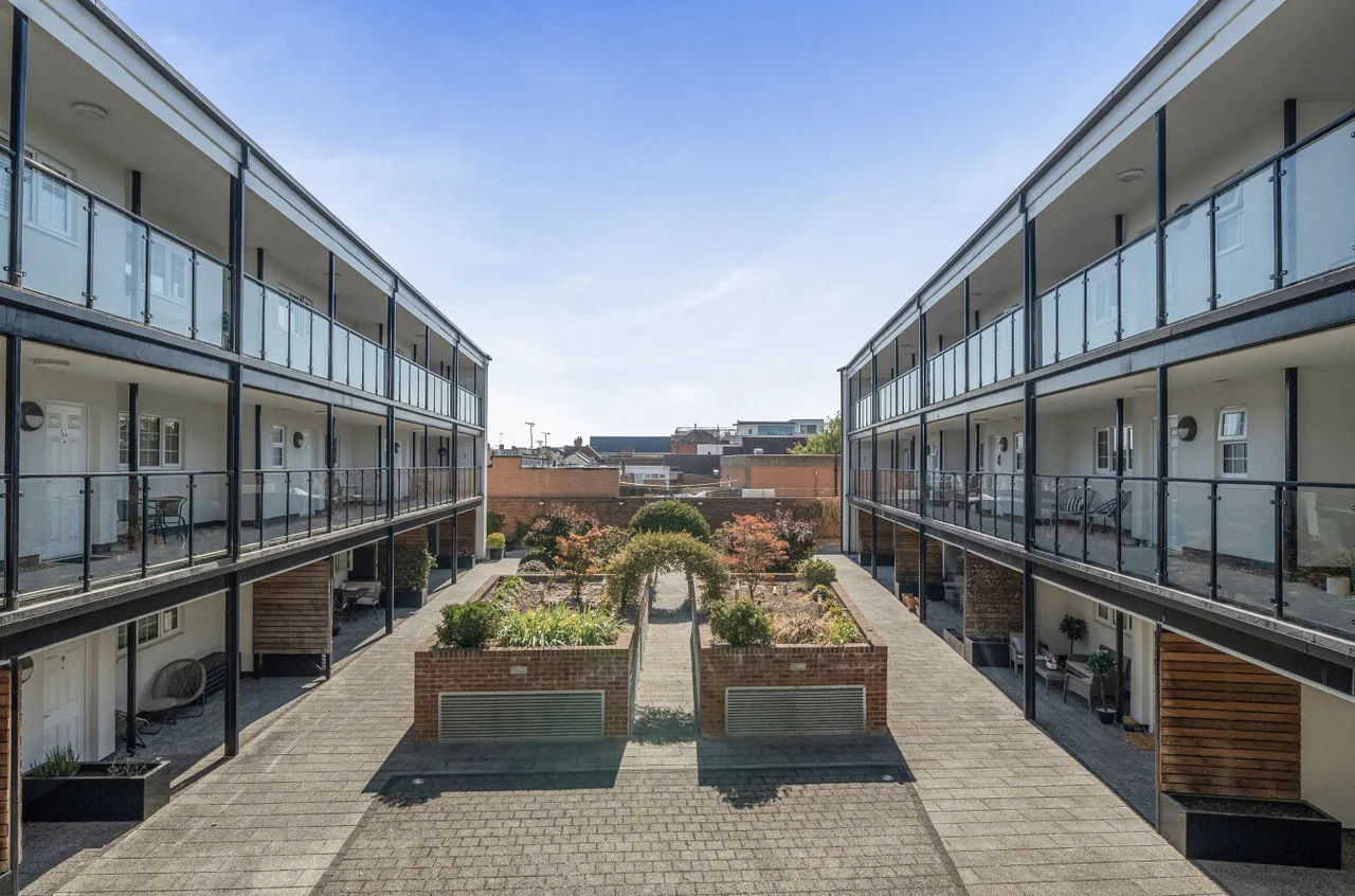 Saxons Court, Wokingham, Berkshire, RG40 1XH, photo 18