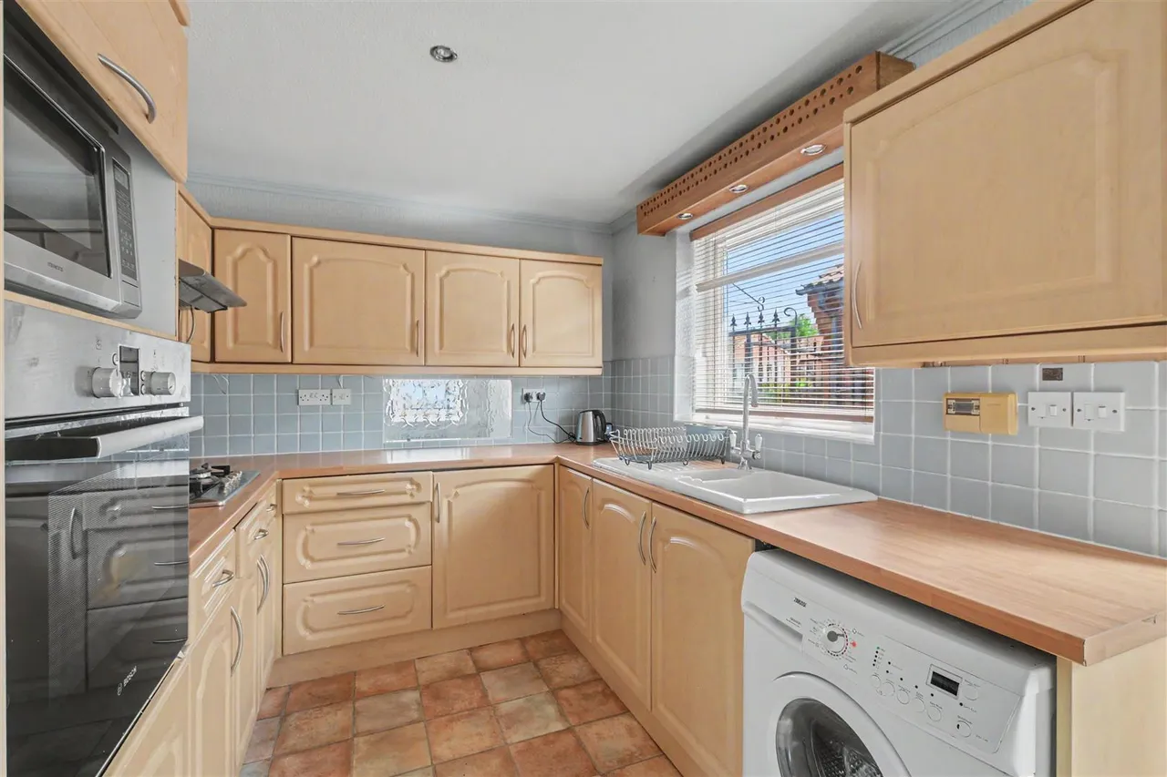 Henley Gardens, Stapleford, NG9, photo 9