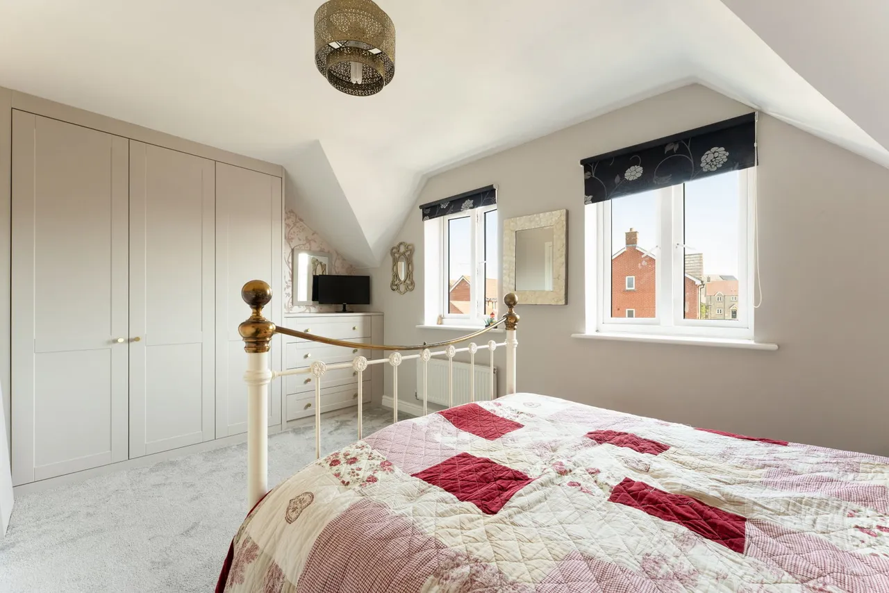 Sherbourne Drive, Old Sarum, SP4, photo 13