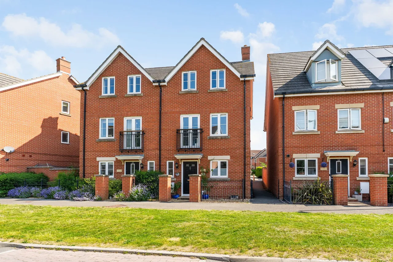 4 bed house for sale, Sherbourne Drive, Old Sarum, SP4
