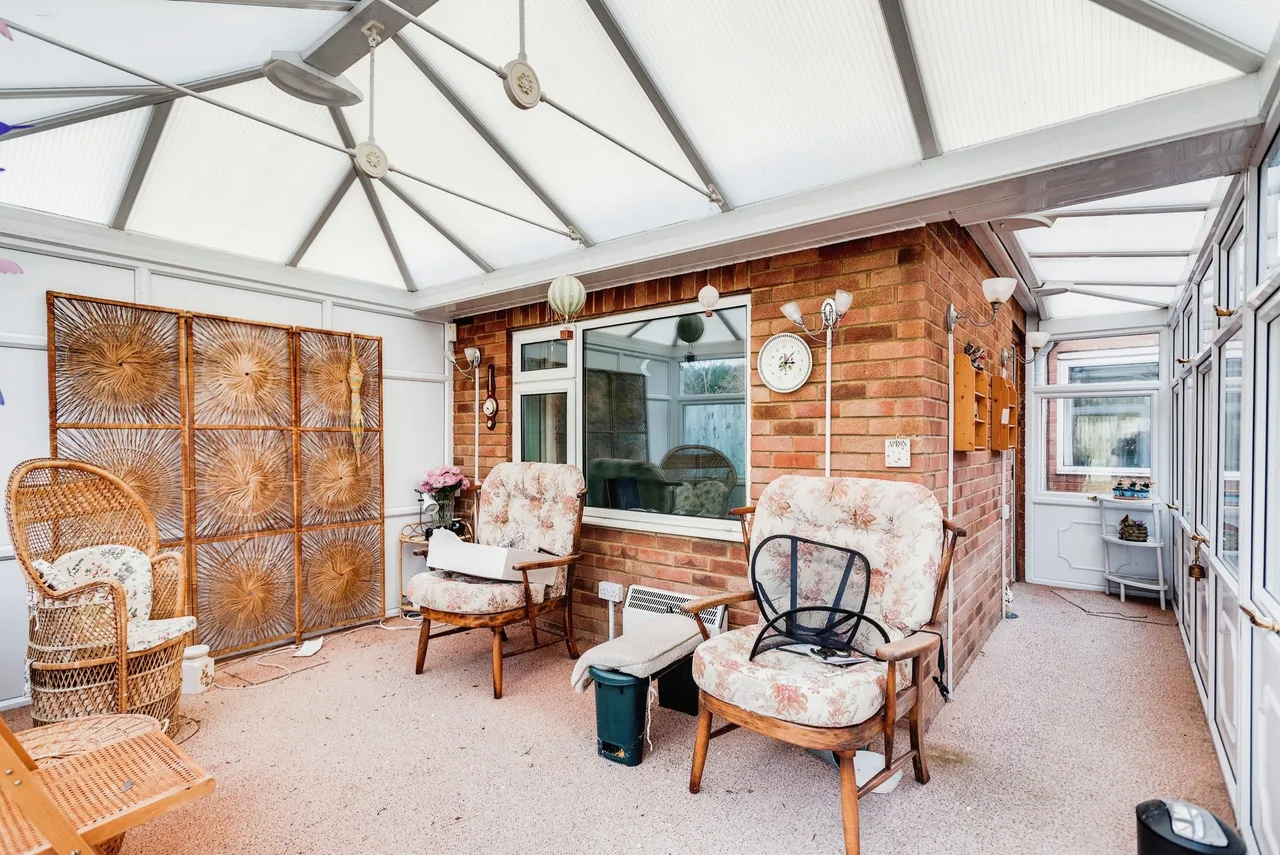 Popplechurch Drive, Swindon, Wiltshire, SN3, photo 11