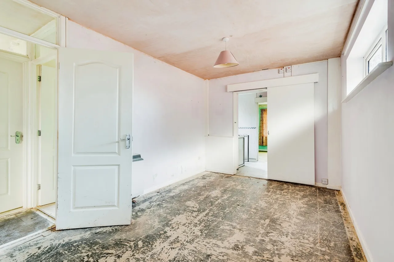 Popplechurch Drive, Swindon, Wiltshire, SN3, photo 4