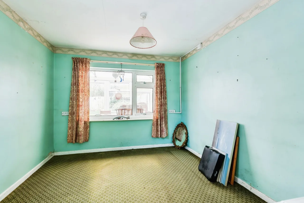Popplechurch Drive, Swindon, Wiltshire, SN3, photo 13