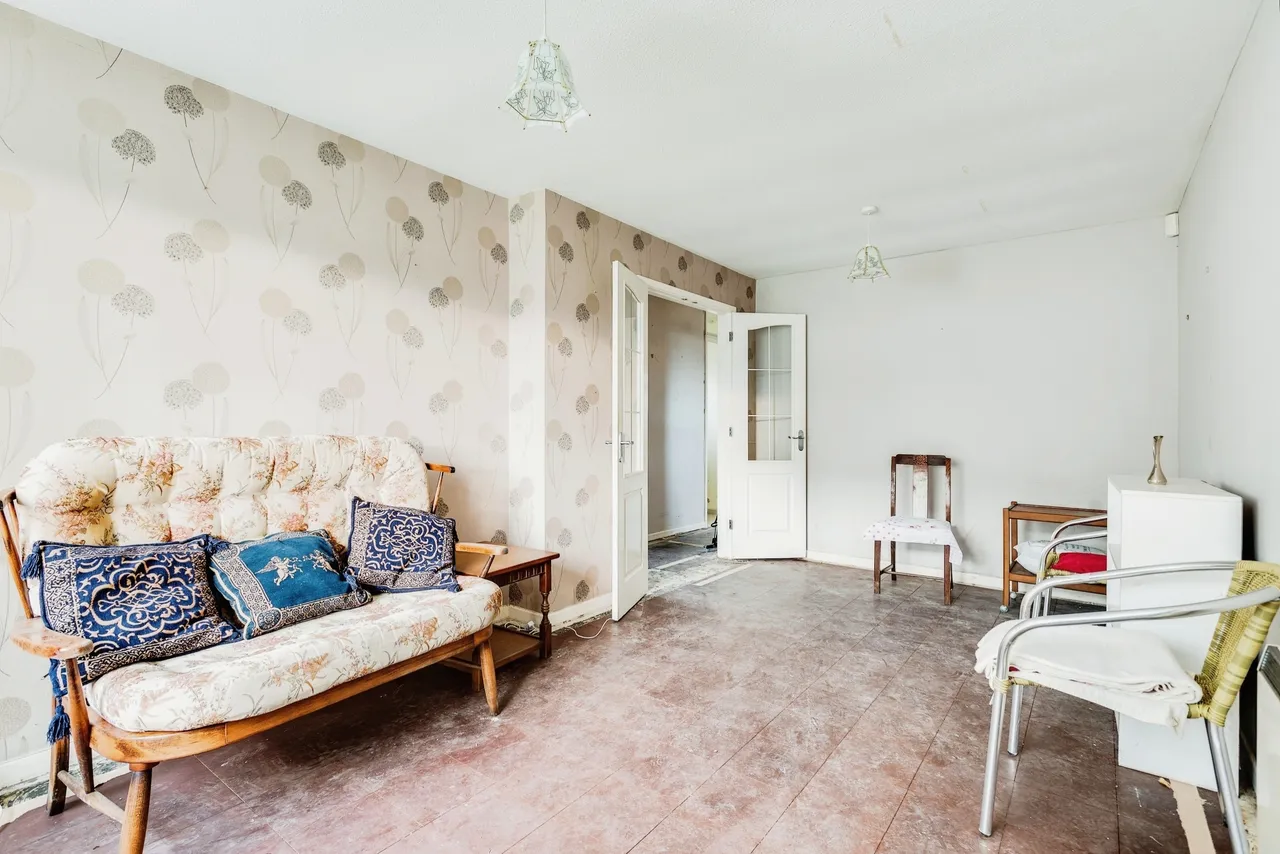 Popplechurch Drive, Swindon, Wiltshire, SN3, photo 8