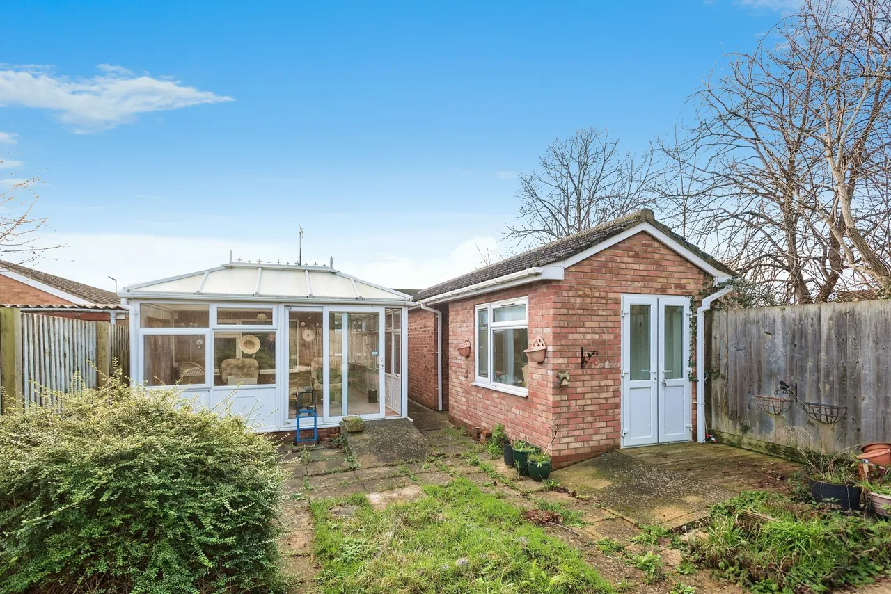 Popplechurch Drive, Swindon, Wiltshire, SN3, photo 6