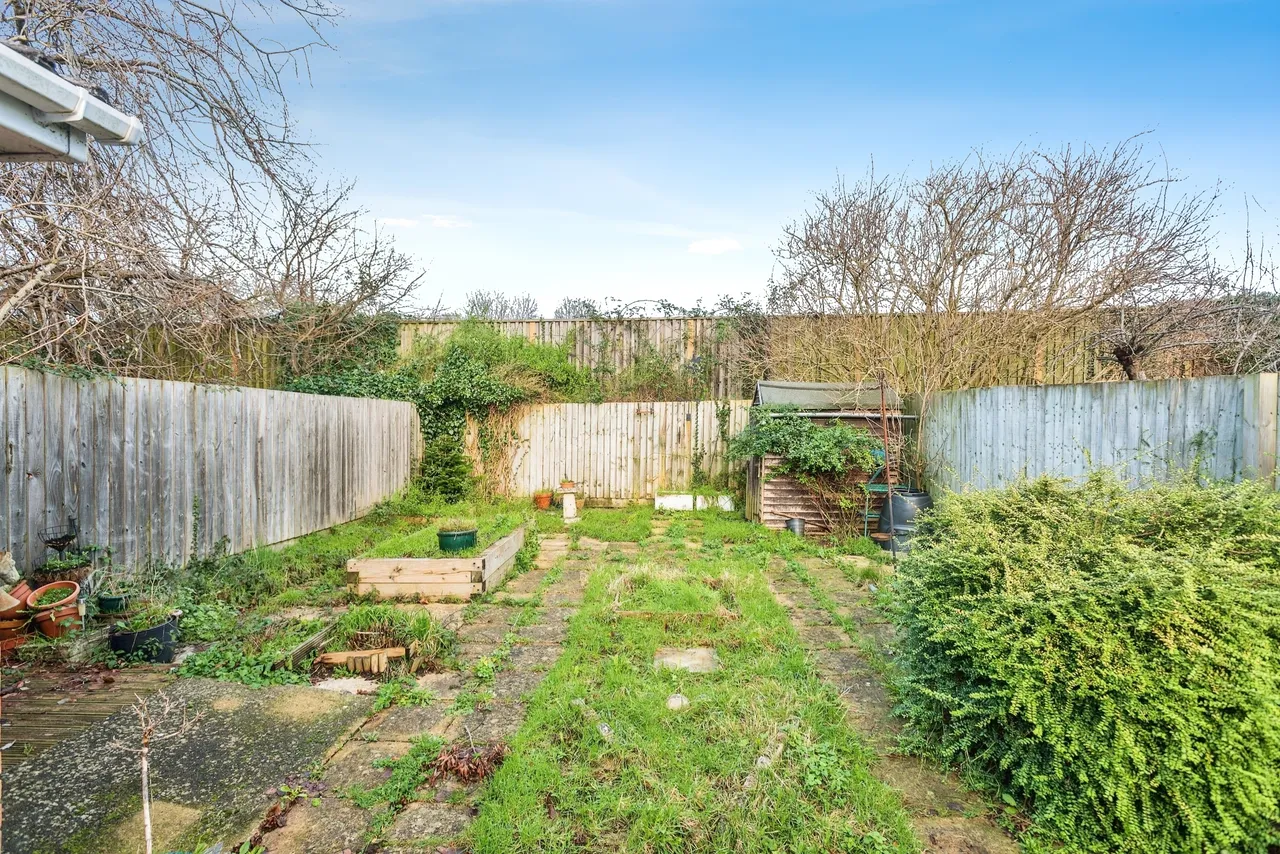 Popplechurch Drive, Swindon, Wiltshire, SN3, photo 2