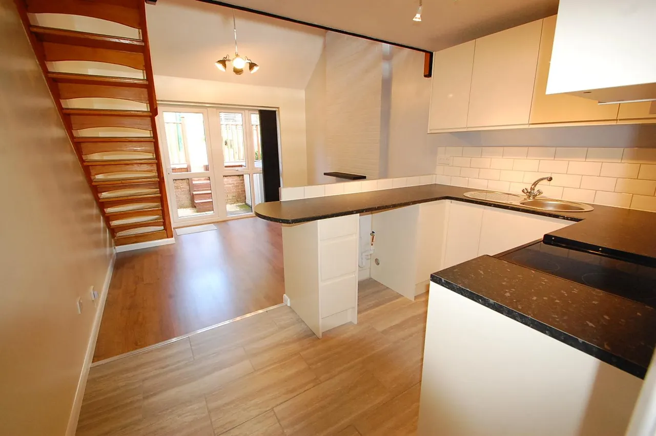 Cottesmore Close, Stapenhill, DE15, photo 3