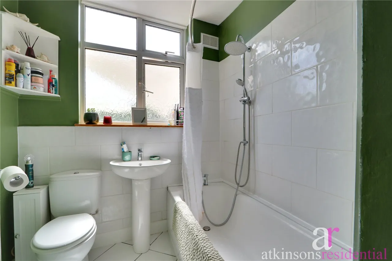 Myddelton Close, Enfield, Middlesex, EN1 4AJ, photo 10