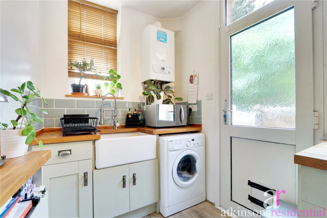 Myddelton Close, Enfield, Middlesex, EN1 4AJ, photo 5