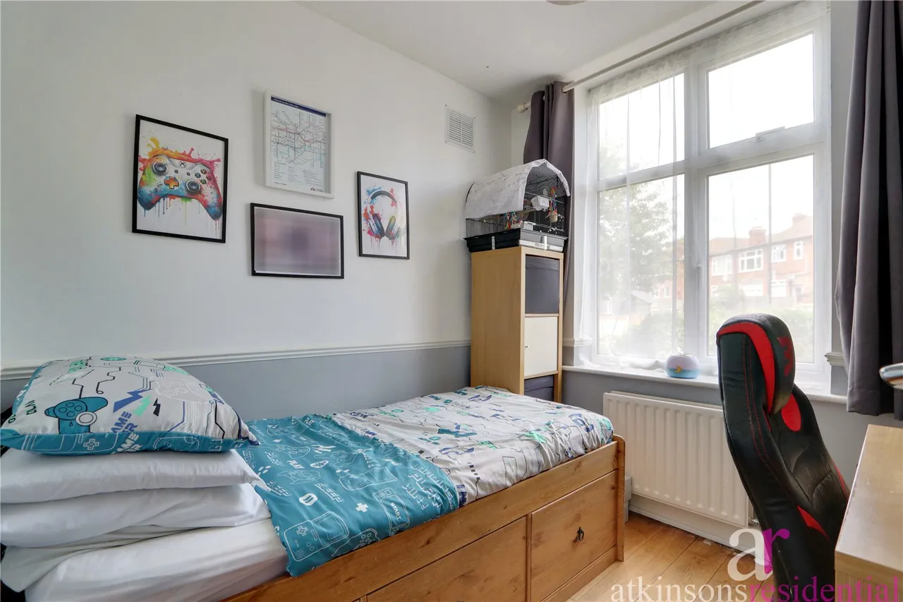 Myddelton Close, Enfield, Middlesex, EN1 4AJ, photo 12