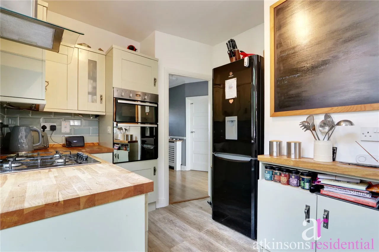 Myddelton Close, Enfield, Middlesex, EN1 4AJ, photo 6