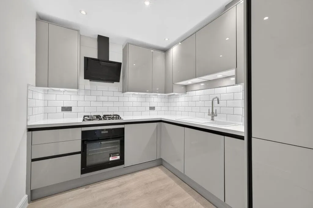 Nine Elms Lane, Elm Quay Court, SW8, photo 7