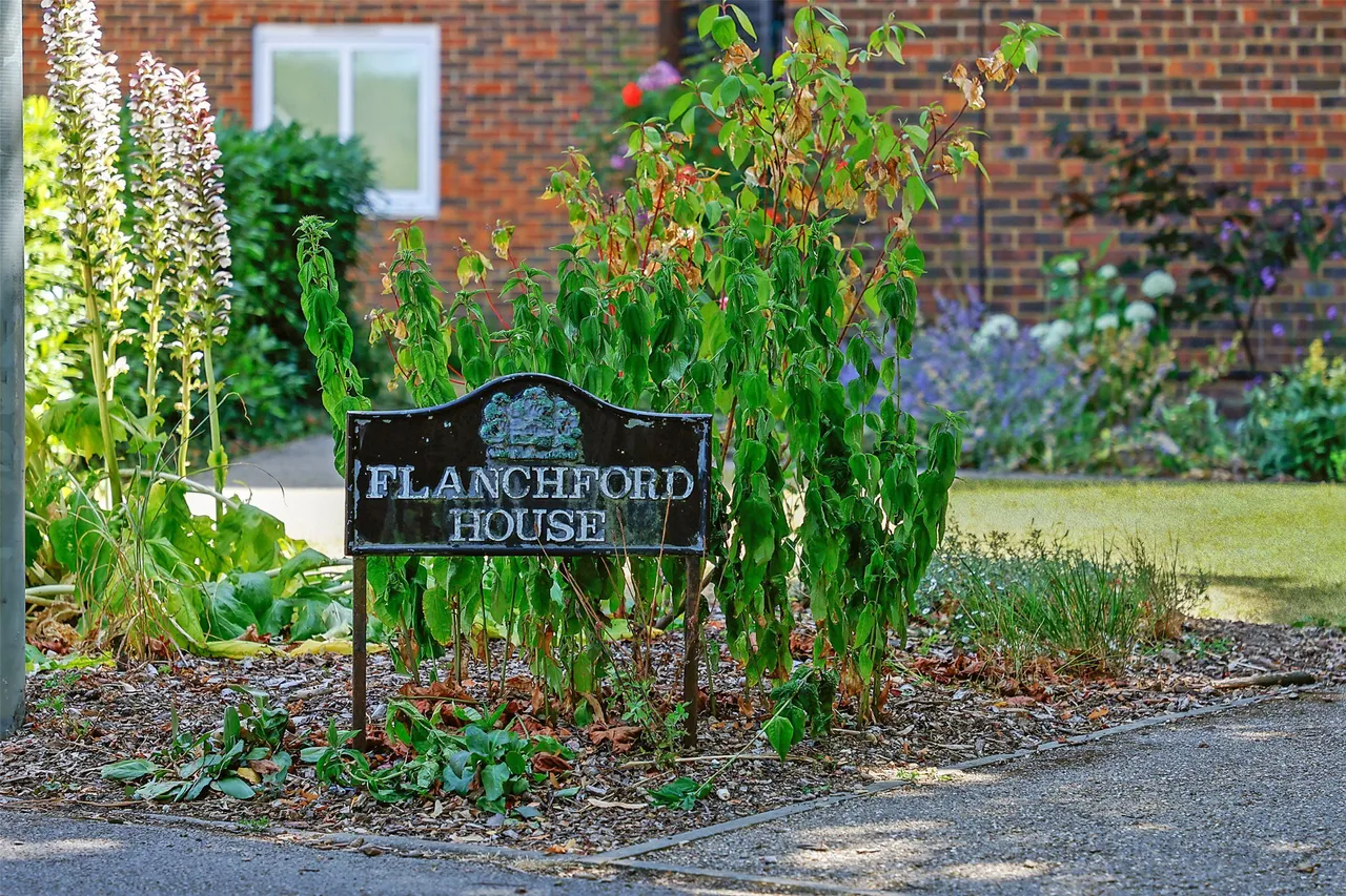 Somers Close, Reigate, RH2, photo 13