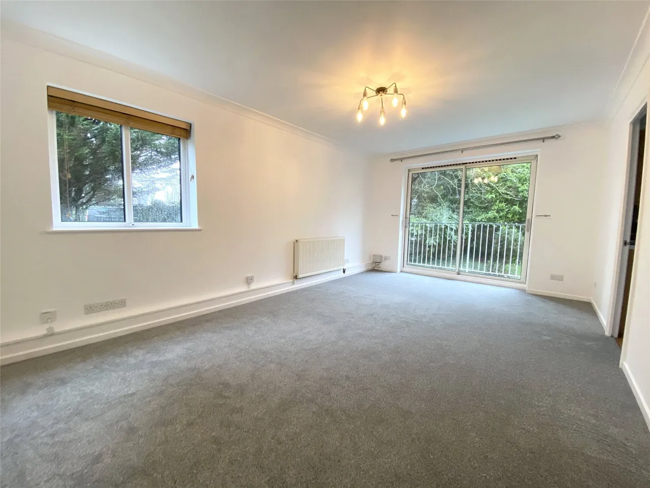 2 bed property for sale, Somers Close, Reigate, RH2