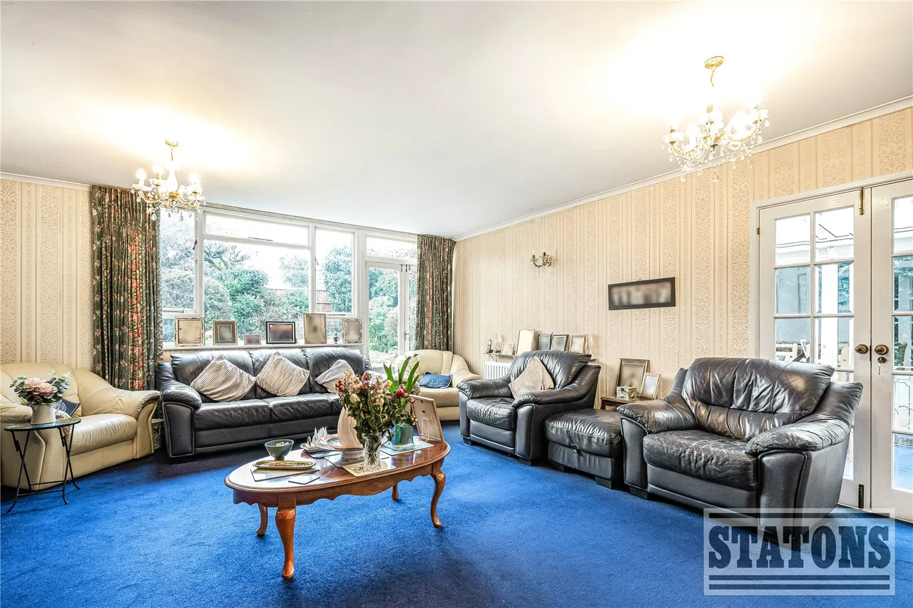 Belmont Avenue, Cockfosters, Herts, EN4 9LJ, photo 5