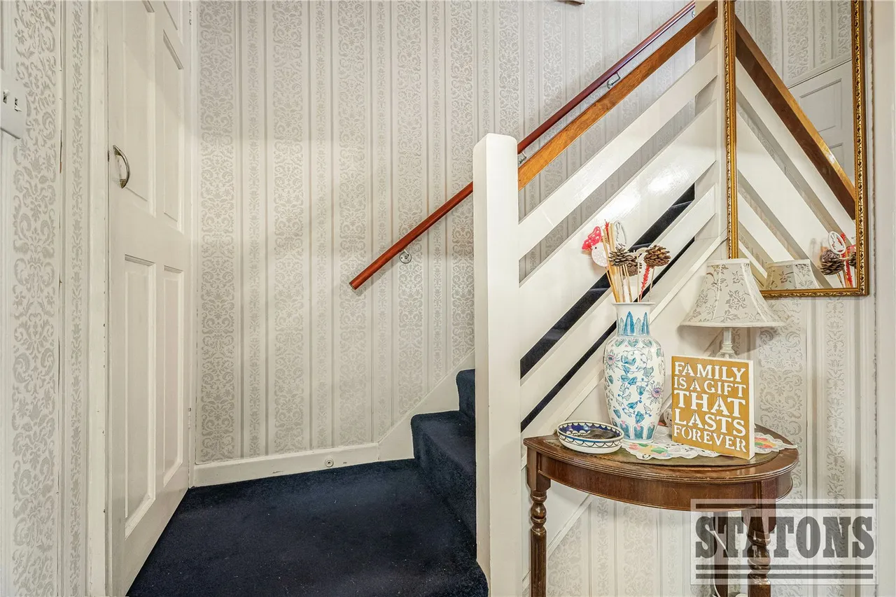 Belmont Avenue, Cockfosters, Herts, EN4 9LJ, photo 9