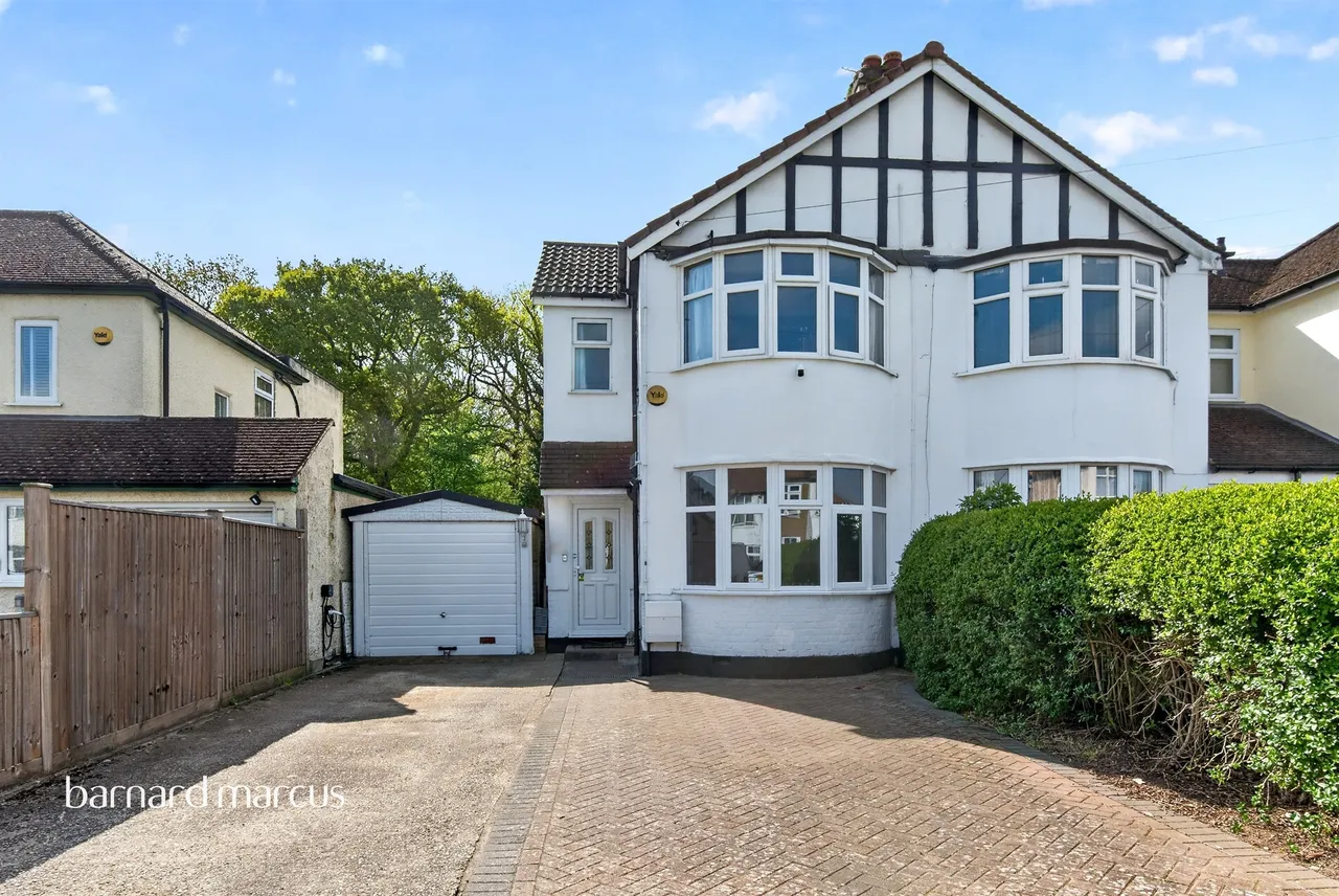 2 bed house for sale — Rollesby Road, CHESSINGTON