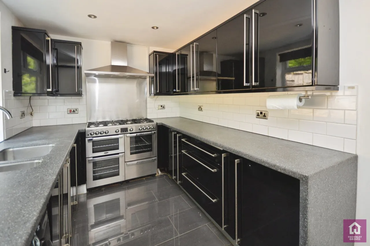 Mountside Crescent, Prestwich, M25, photo 5