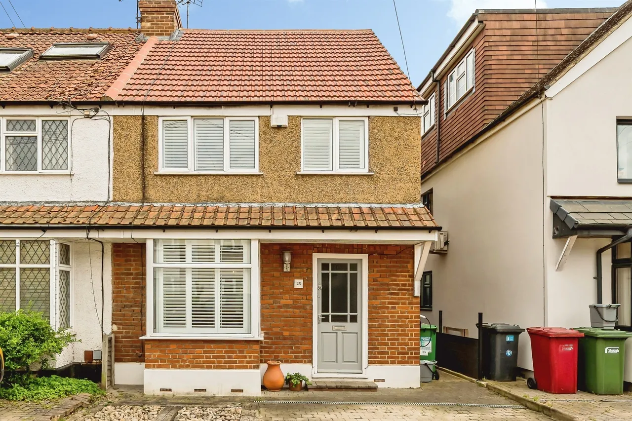 3 bed house for sale — Westfield Road, Slough