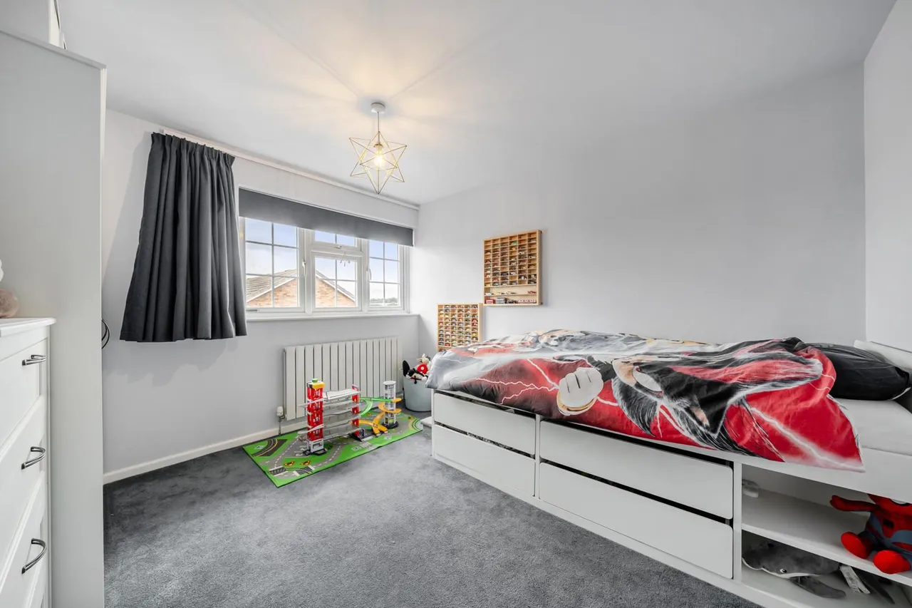 Hazel End, BR8, photo 13